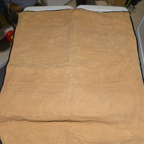 Navy and Tan Star Quilt - Picture 4 of 8